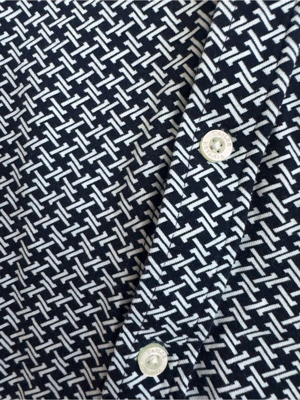 Tailor Vintage navy & White Geometric Short-Sleeve Button-Down Shirt